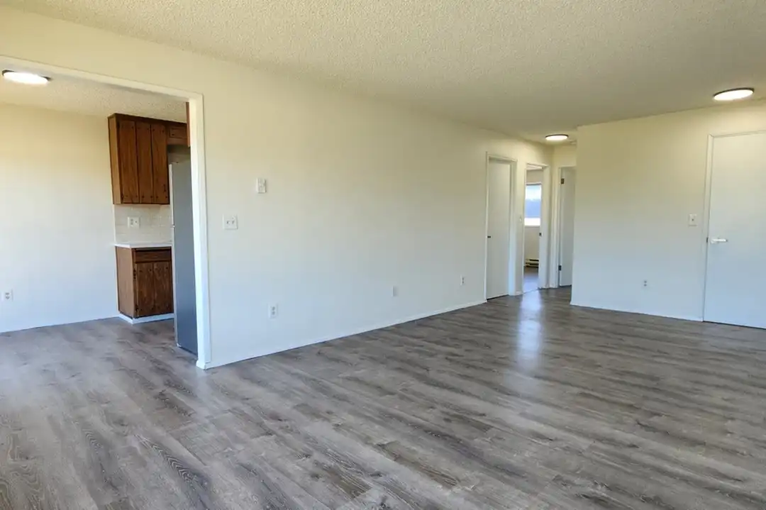 2435 Bay Ave - View 4