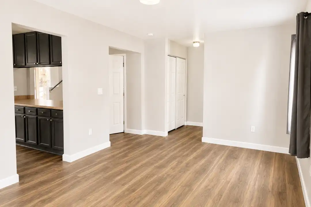 1425 Watt St unit B - View 2