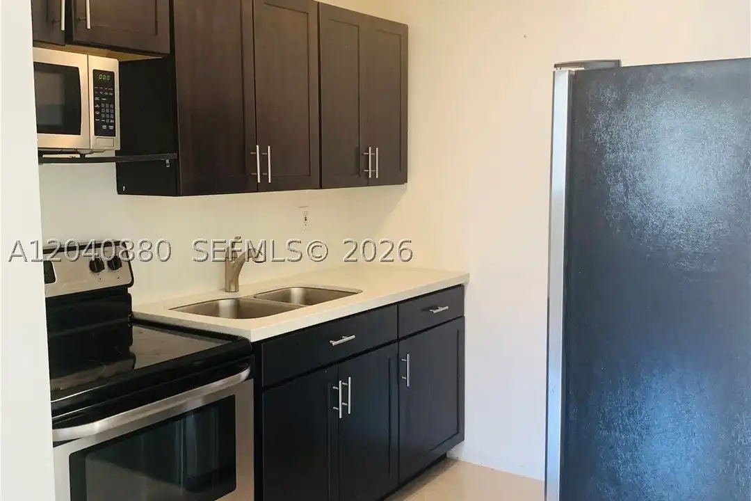 2715 Tigertail Ave #109 - View 3