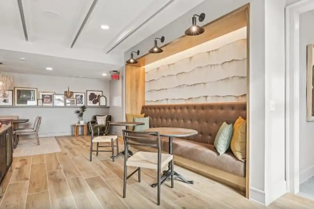 718 Gesco St - View 2