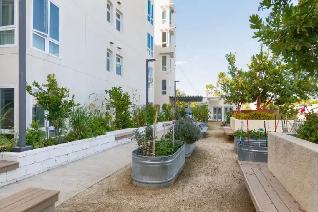 Apartment in San Diego - View 3