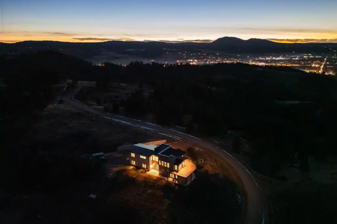 2111 Vantage Cir - View 5