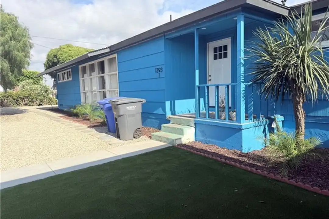 1393 Fern Ave - View 2