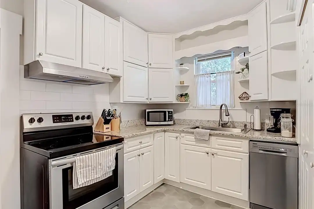 115 E Lambright St - View 5