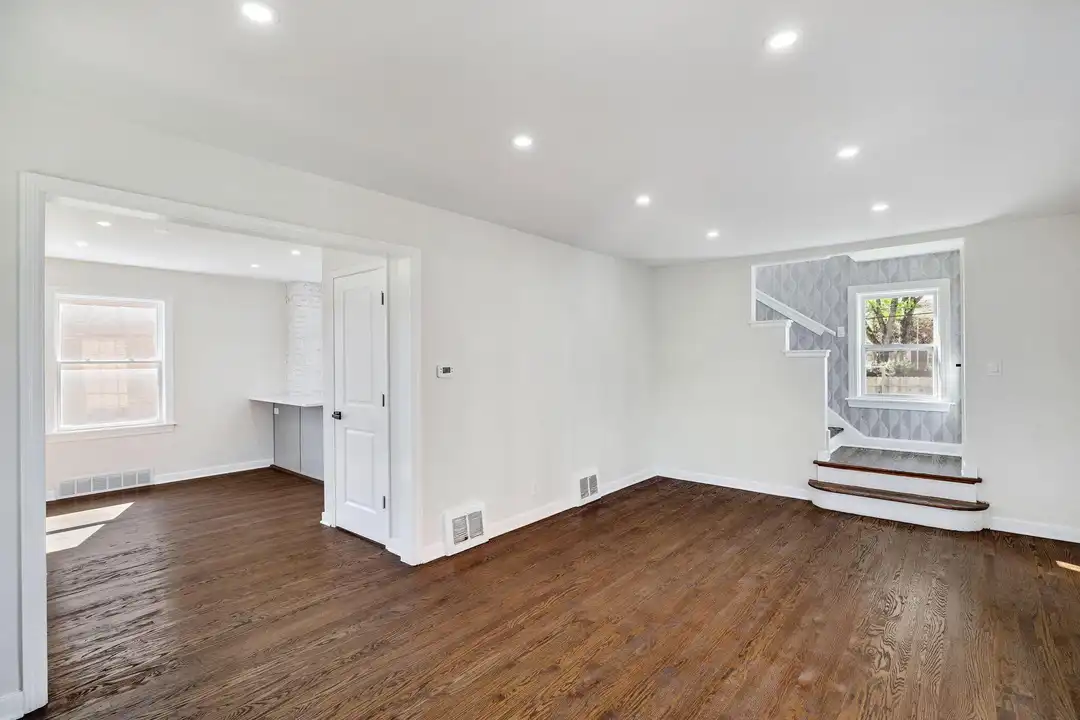 248 Adelaide Pl - View 5