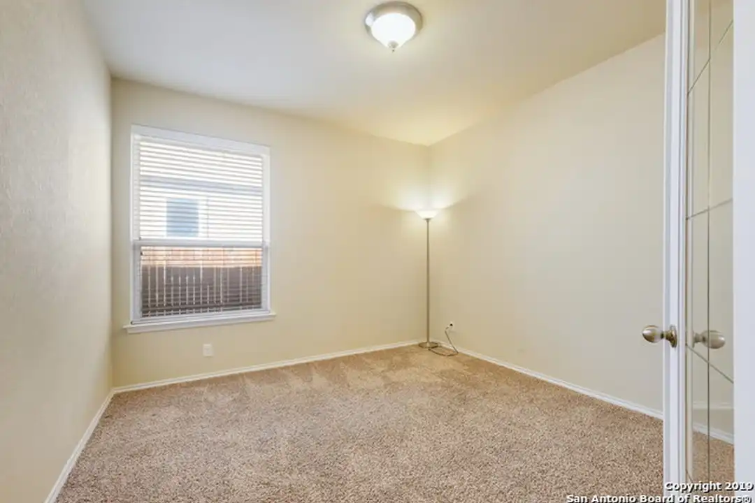 9743 Common Law - View 6
