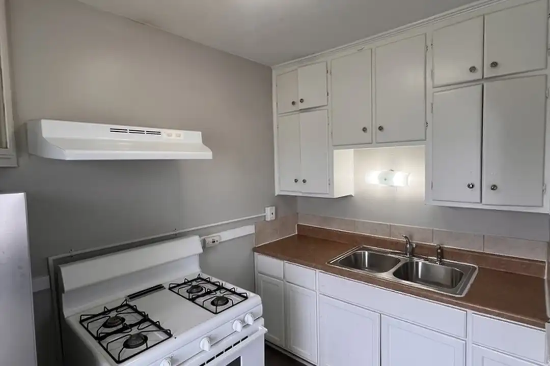 2310 Washington St - View 5