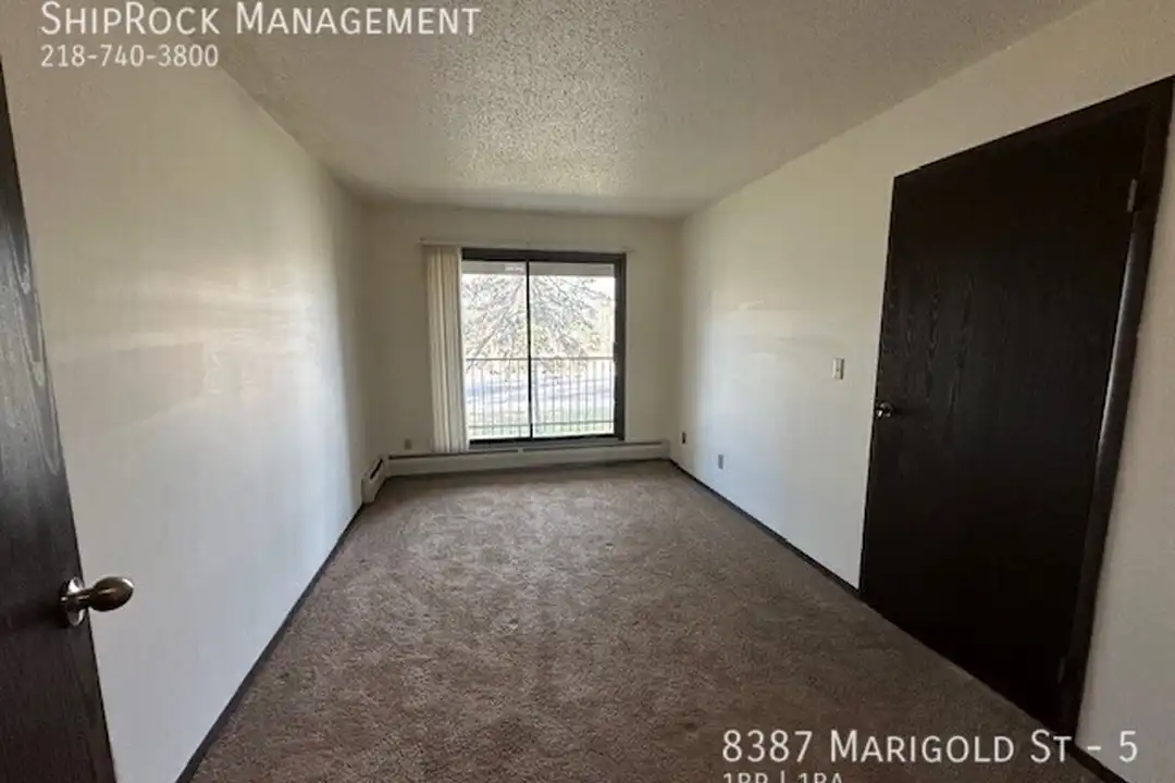 8387 Marigold St - More