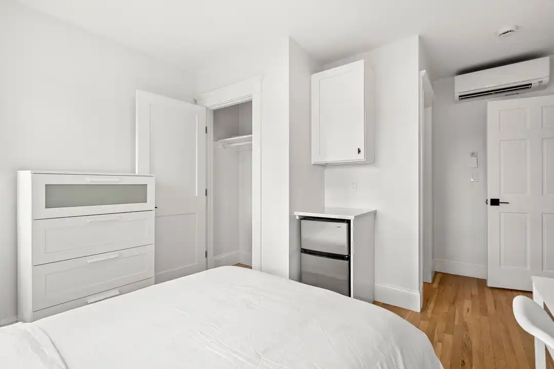Apartment in Boston - View 3