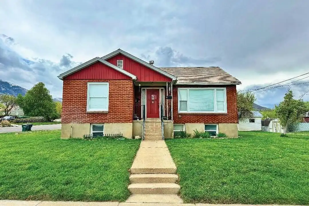 492 E Utah Ave unit 2 – photo 1 of 11