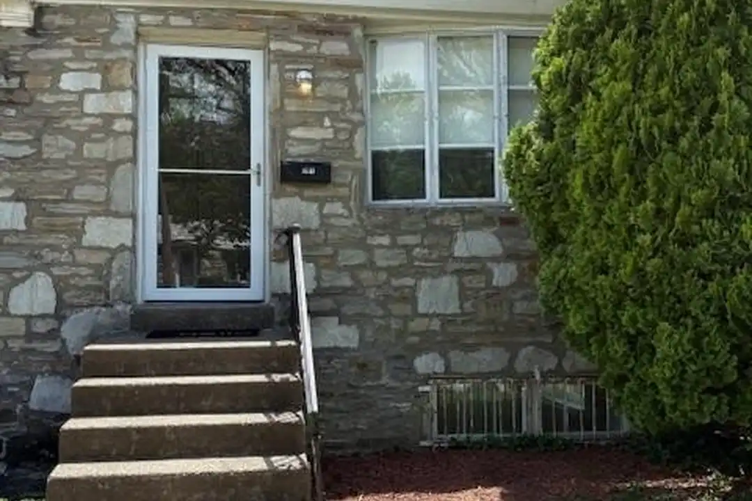 587 Wanamaker Rd – photo 1 of 22