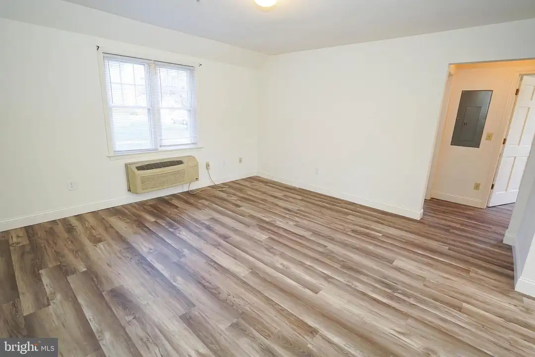800 Travers St unit 6 - View 5