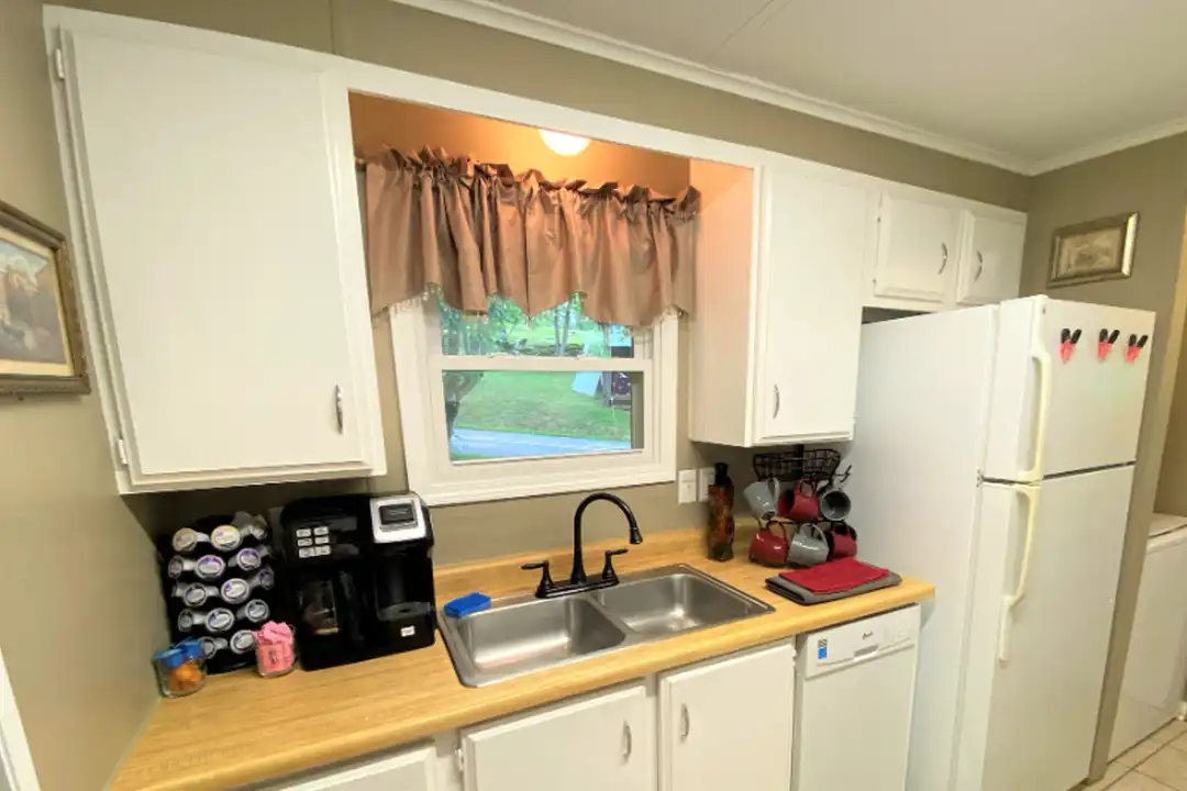 4 Pinnacle Park Rd - More