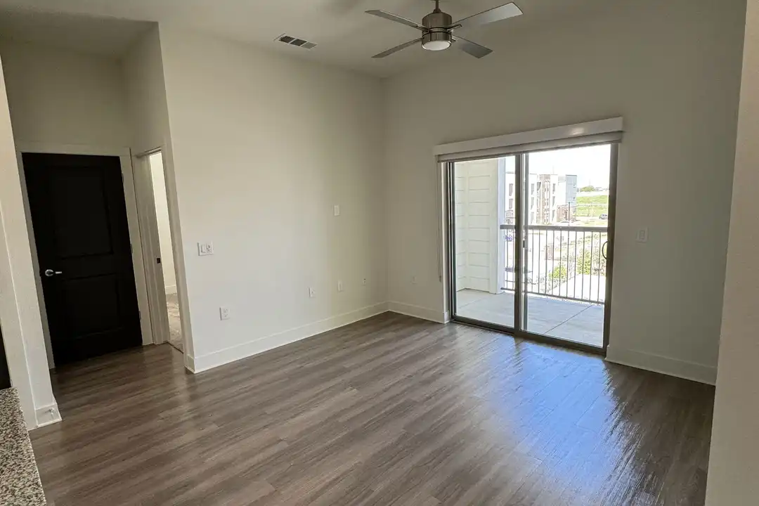 2731 E Sherman Dr unit 817 - View 3