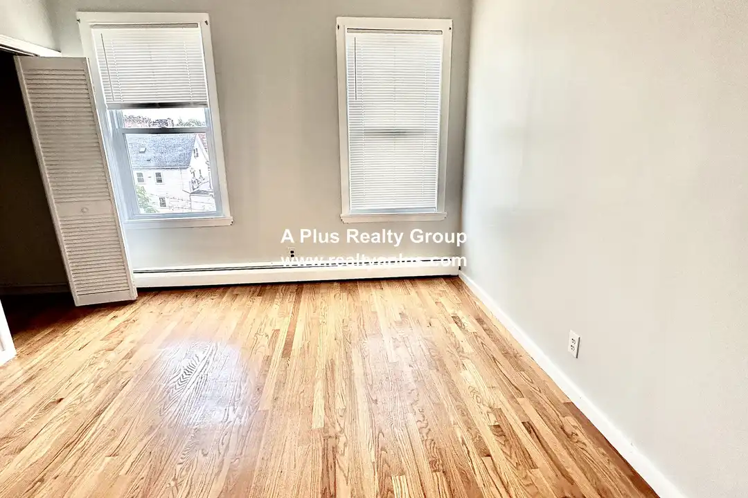 5 Buckley Ave unit 2 - View 6