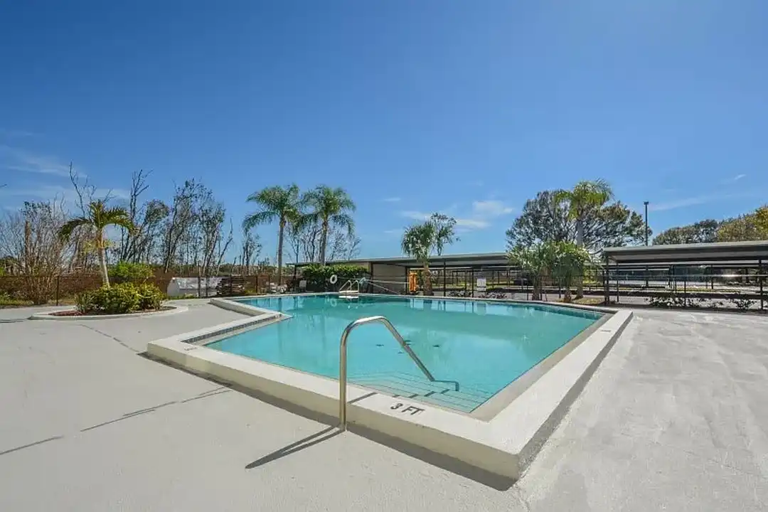 Lakeshore Club – photo 1