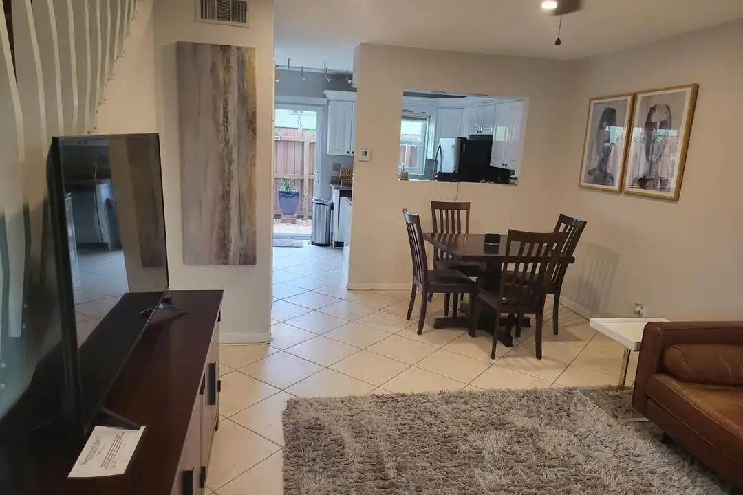 32 NE 20th Ct unit 4b - View 5