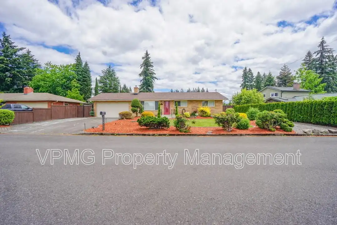 705 NE 94th Ave - View 3