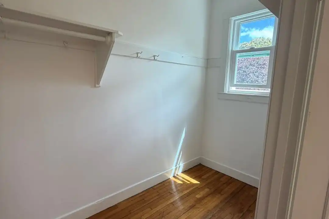 3232 Gough St unit 2 - View 6