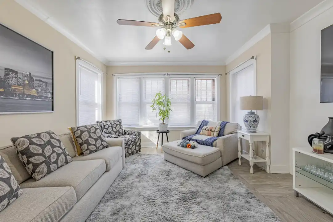 6429 S Richmond St unit 1 - View 3