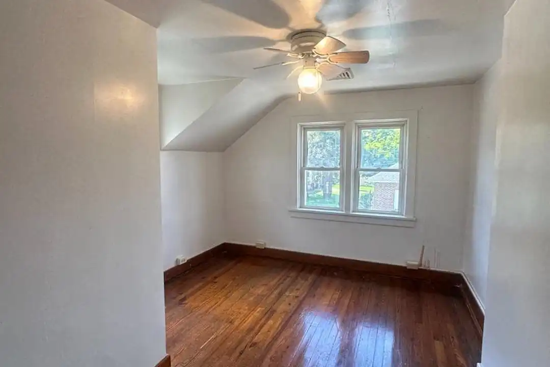 122 S Chestnut St - View 6