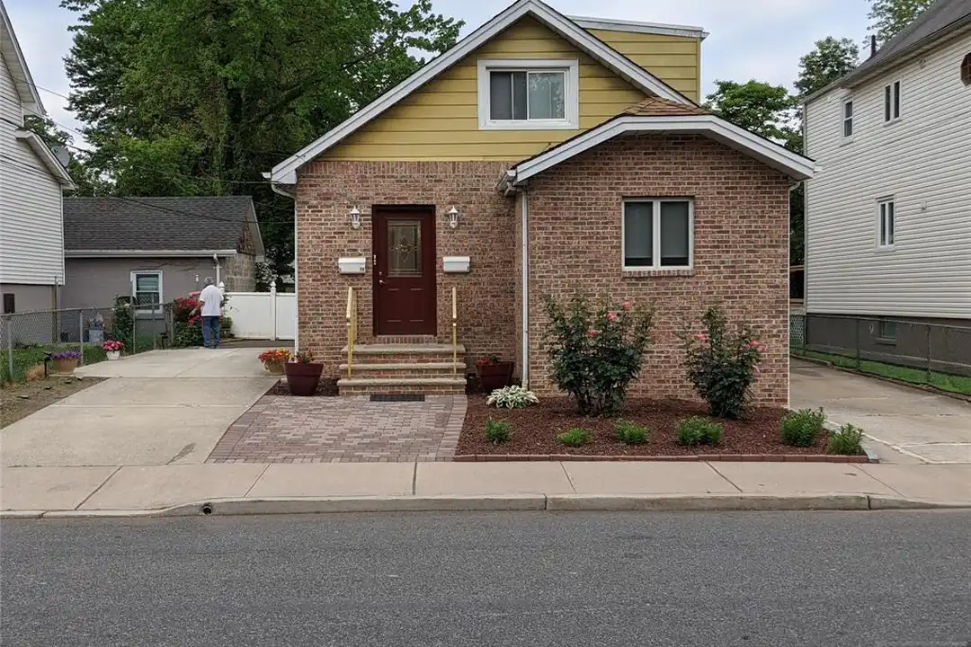 26 Brandt St unit 2 – photo 1 of 7