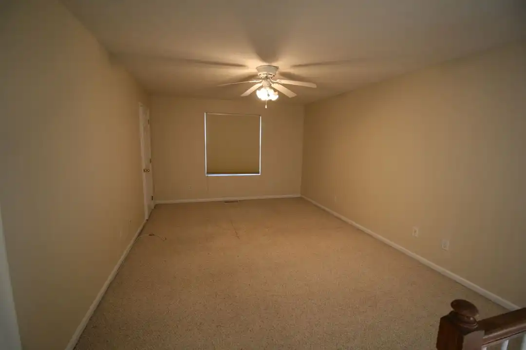 728 Rambling Creek Dr - More