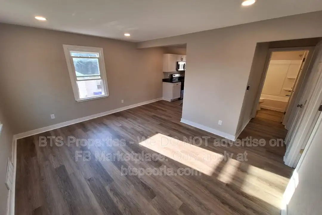 813 E Sciota Ave - View 5
