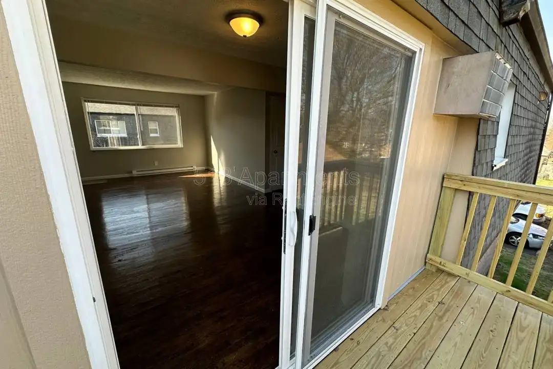 6219 Graceland Ave unit 4 - View 4
