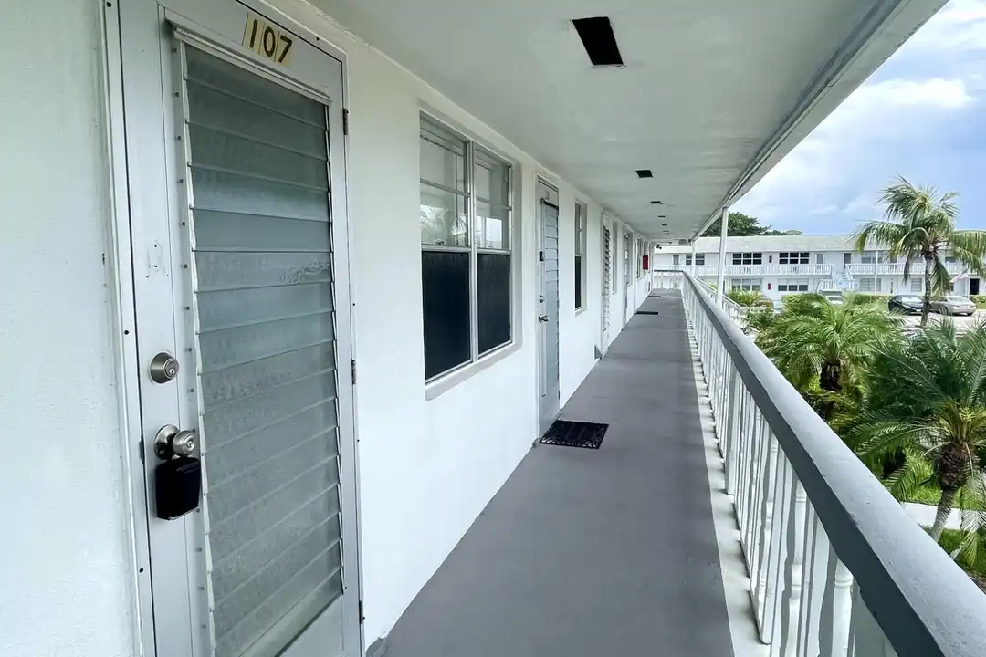 107 Kent St unit 107 - View 3