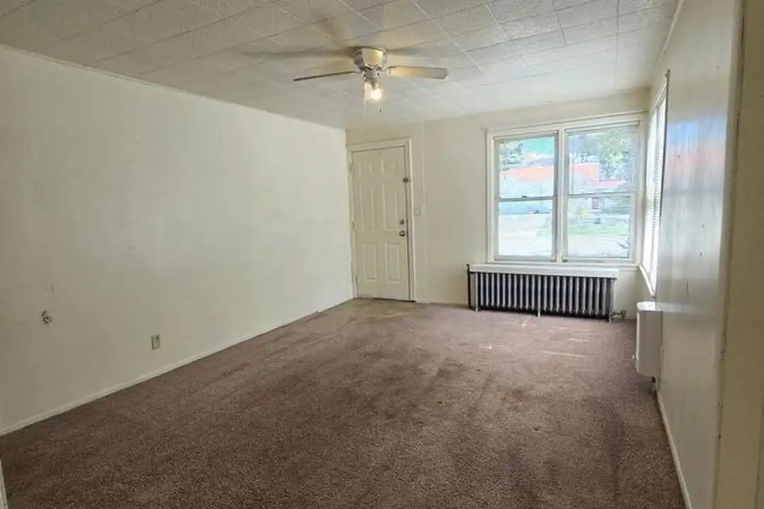 220 Cedar St - View 3