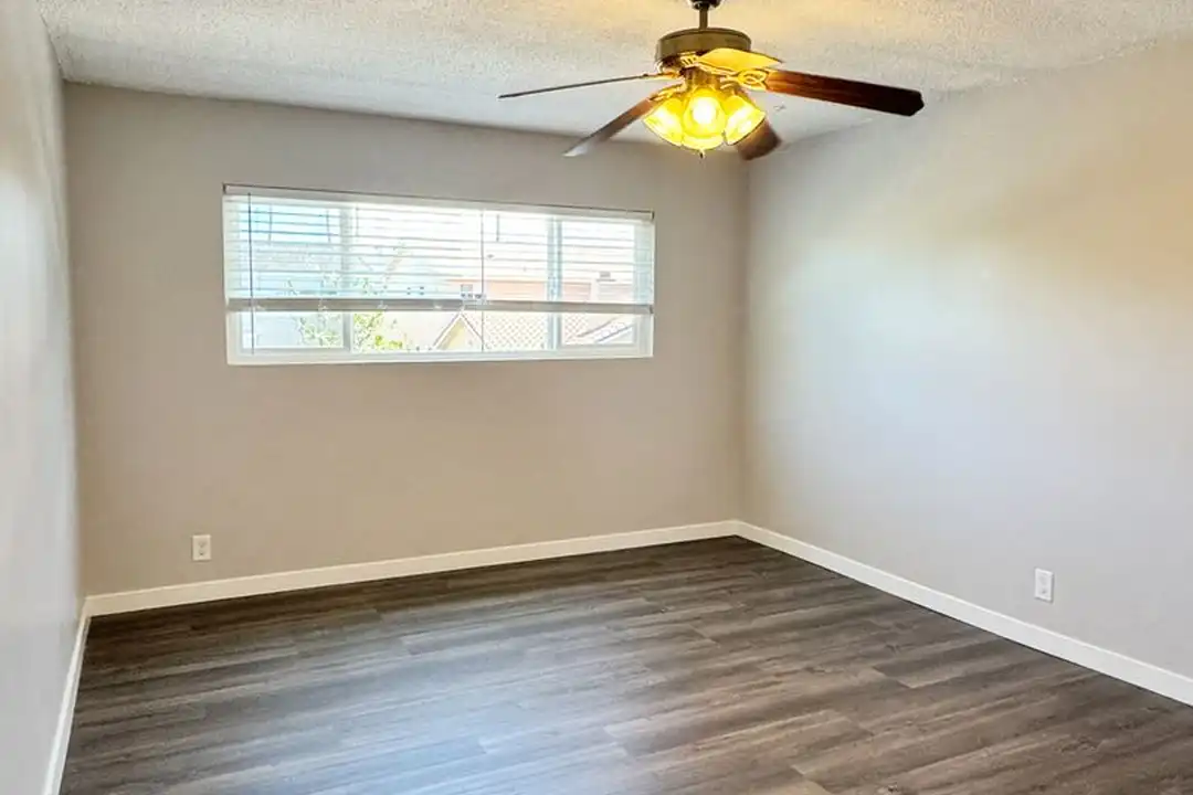 4305 E 5th St unit Unit 4 - View 4