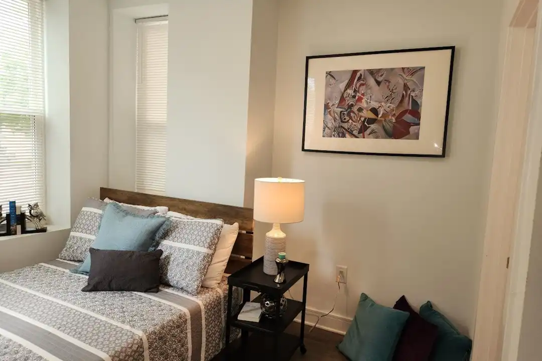 Apartment in Washington - View 2