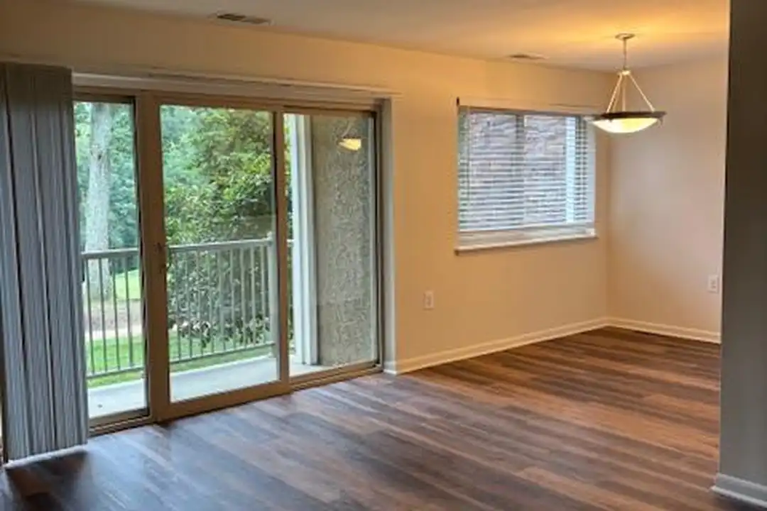 600 Oakland Hills Dr unit 101 – photo 1 of 9