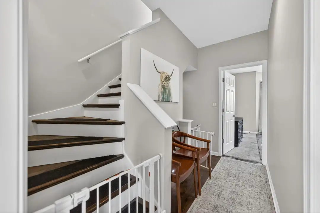 1409 N Burling St - View 4
