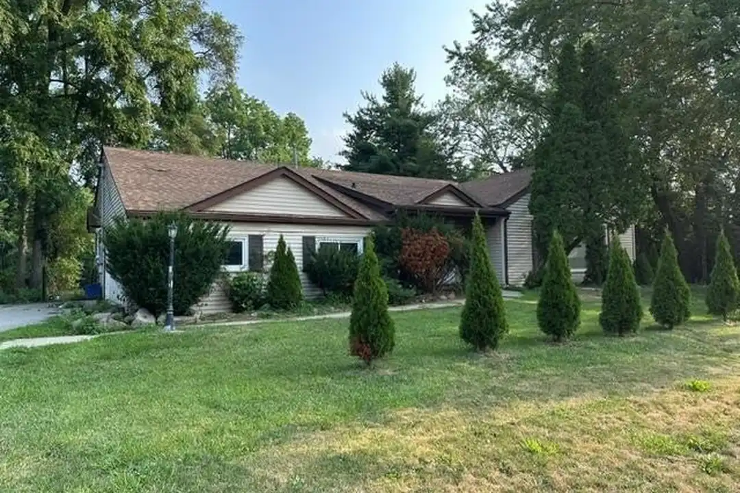 4510 W Maple Rd – photo 1 of 13