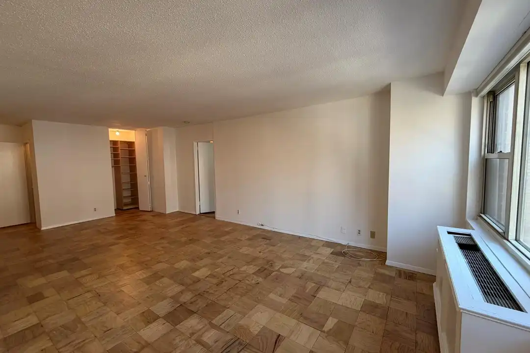 400 E 54th St #6B - View 4