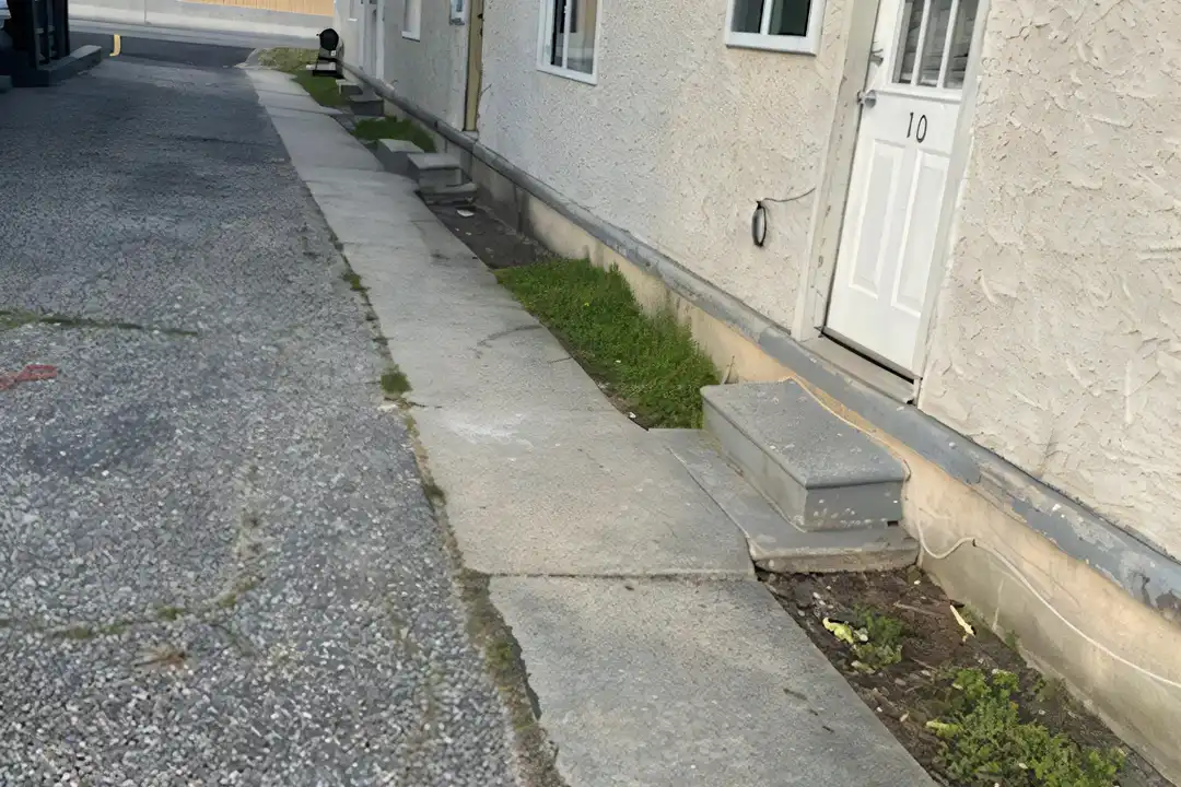 513 Blackburn Ave - View 6