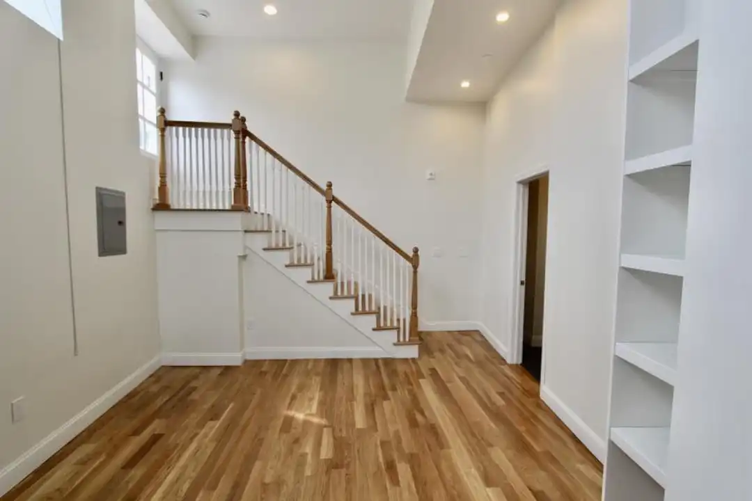 6 Blossom St – photo 1 of 4