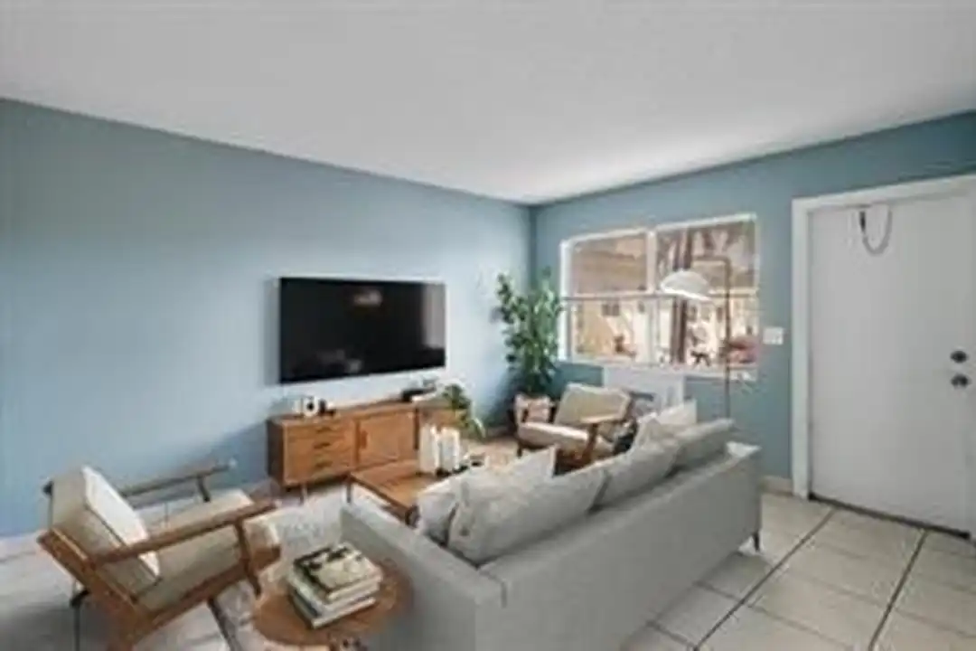 925 S K St #12 - View 2