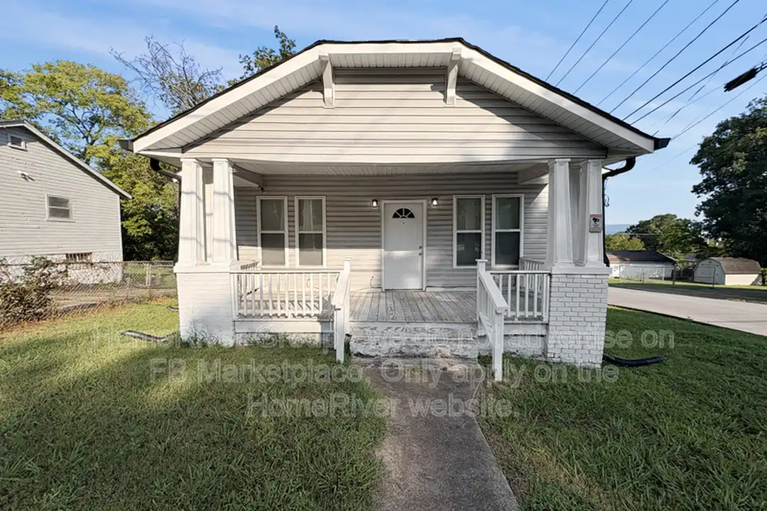 1219 N Chamberlain Ave – photo 1