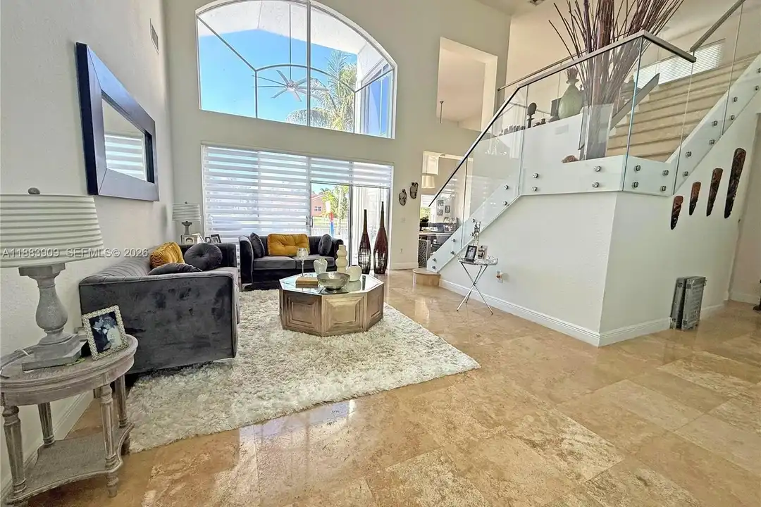 House in Miramar - View 4