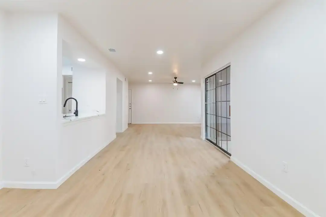 Apartment in Dallas - More