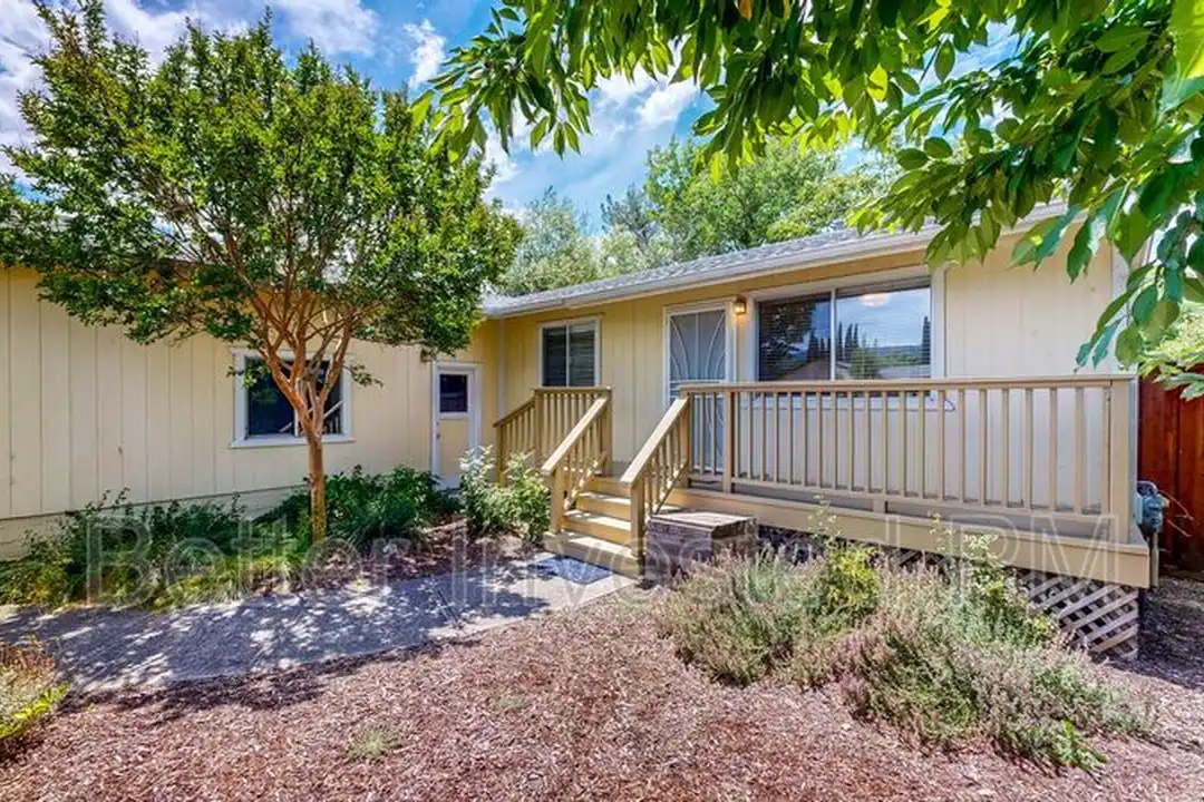 832 S Orchard Ave – photo 1