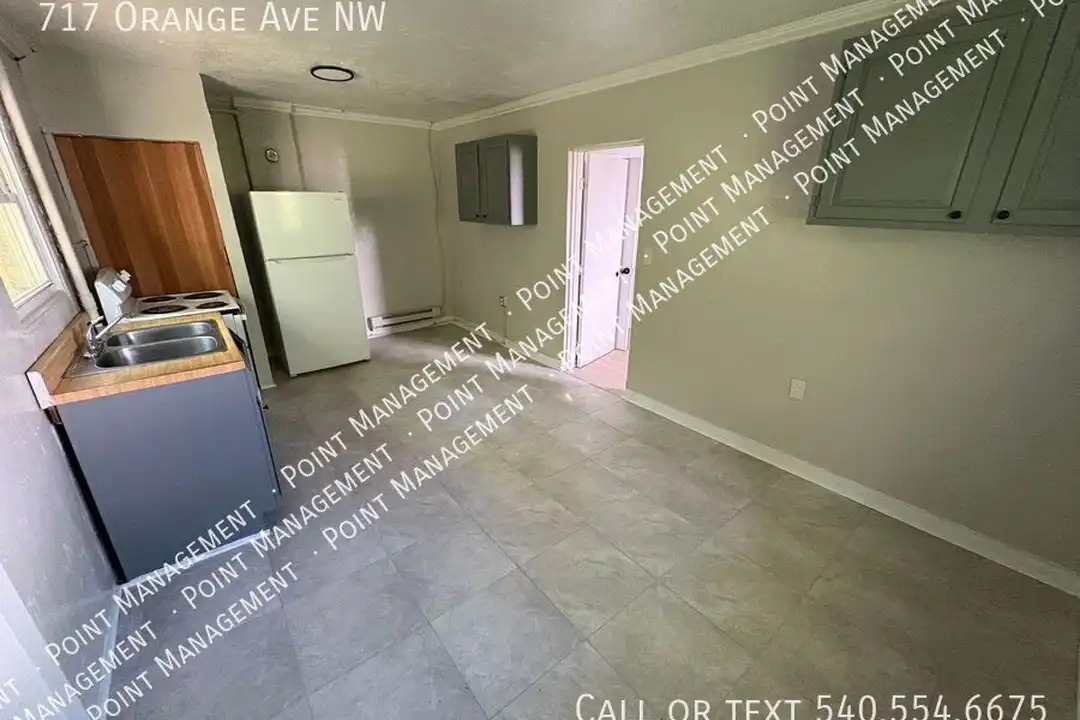 717 Orange Ave NW - View 5