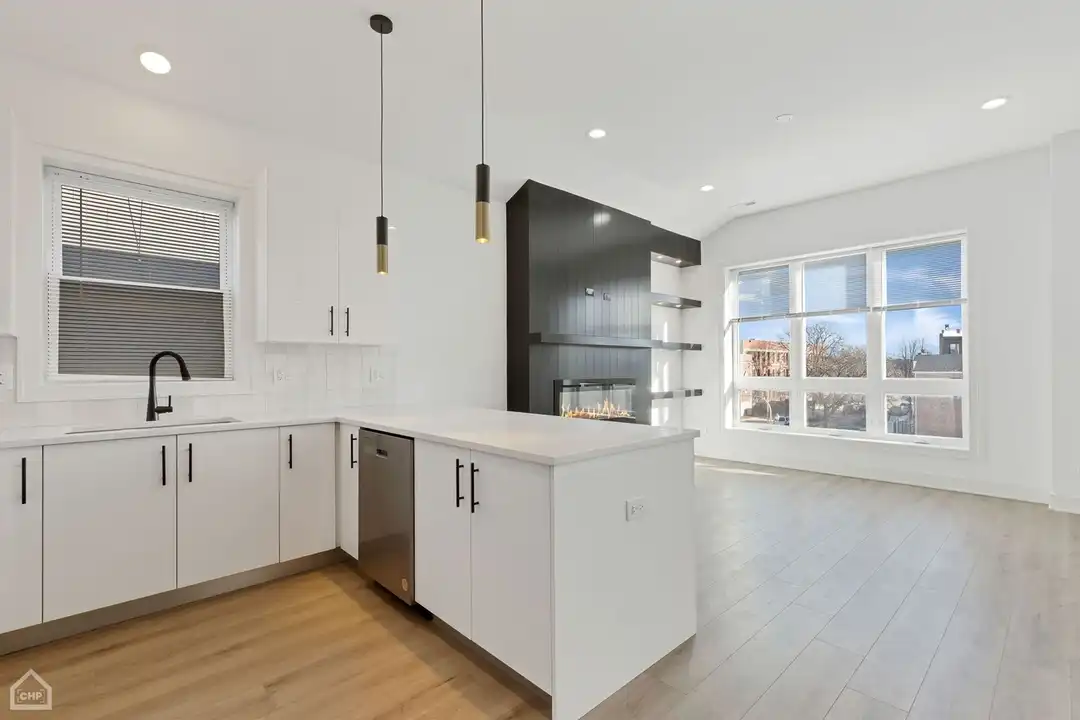 6500 S Maryland Ave - More