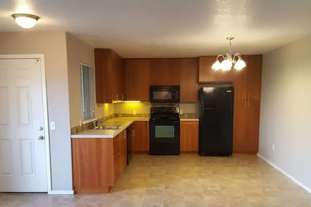 TUPPER HILL APARTMENTS – photo 1 of 7