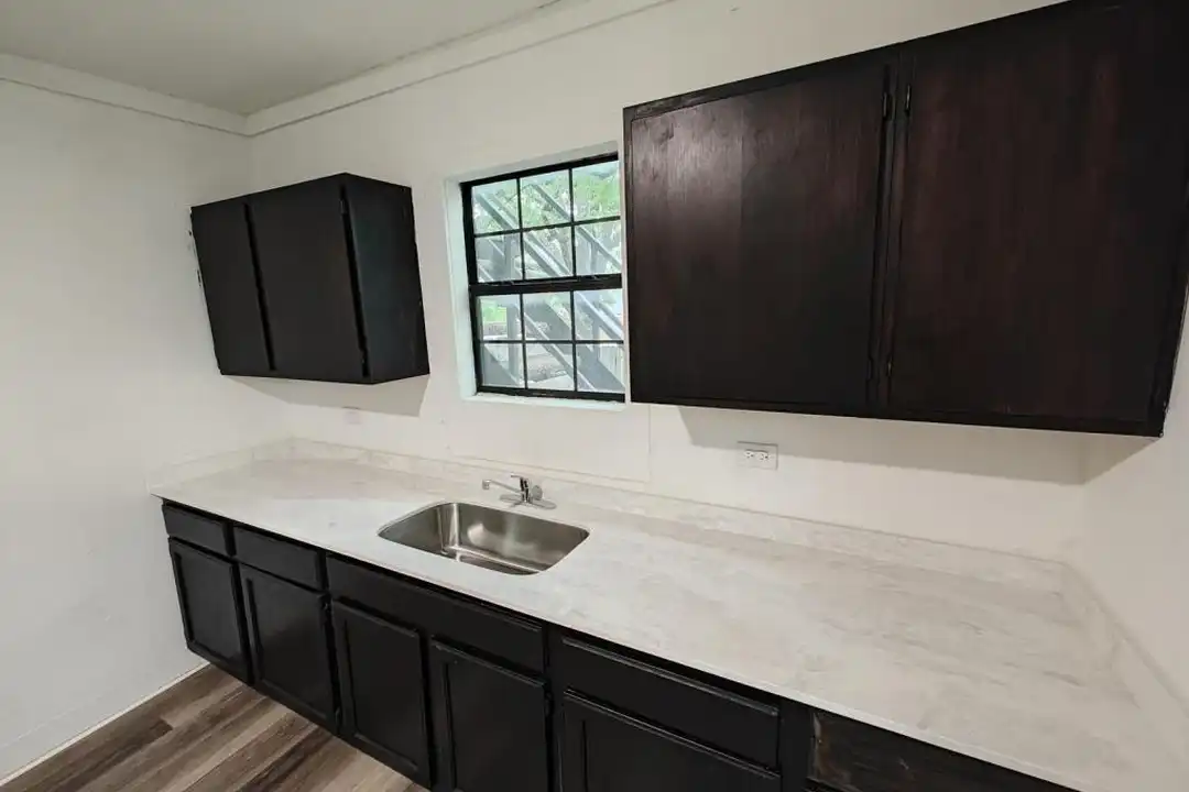 211 E Standifer St unit B - View 6