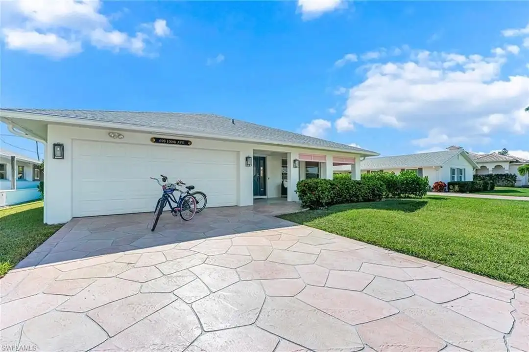 690 100th Ave N - View 2
