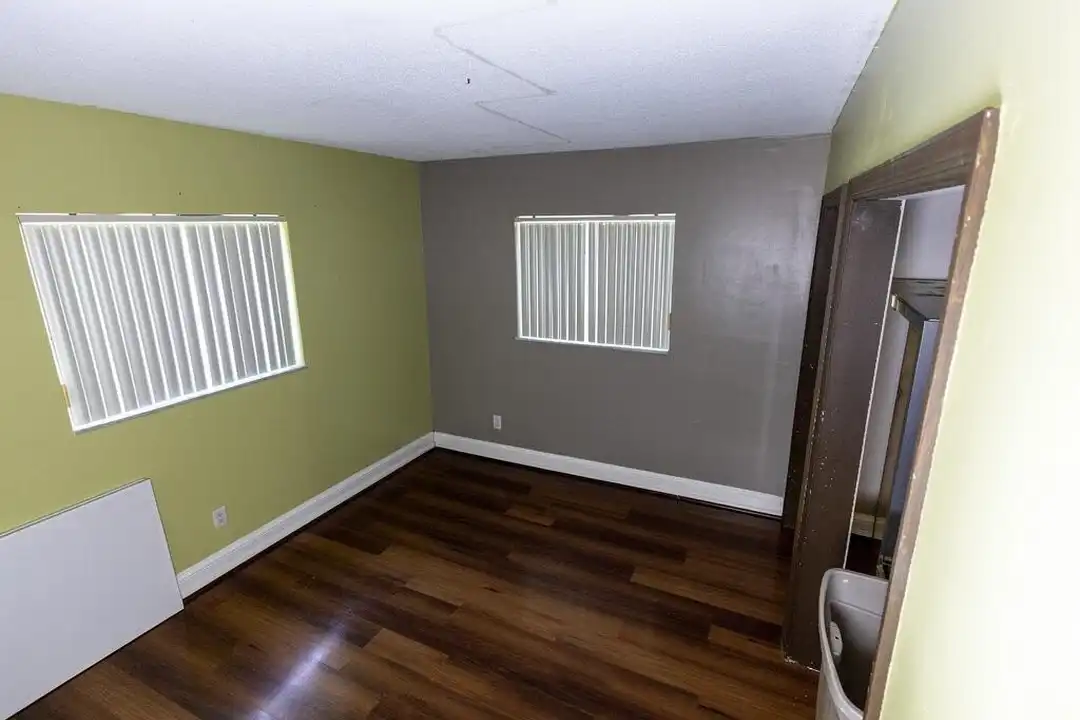 6717 NW 59th St - View 3